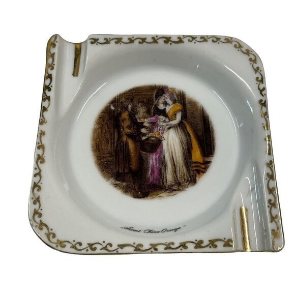 Vintage Ashtray Sweet China Orange Colonial Scene 4" White Porcelain - Picture 1 of 3